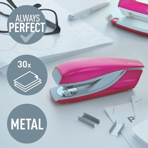 Nietmachine Leitz WOW 5502 roze-3