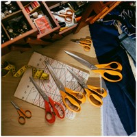 Schaar Fiskars 210mm links-1