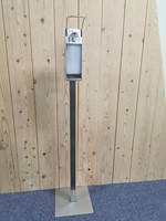 Desinfectiezuil RVS paal 130cm + aluminium dispenser met lange beugel-2