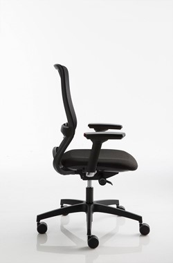 Bureaustoel LUXY model Pop rugleuning netbespanning, zitting gestoffeerd, inclusief 4D-verstelbare armleggers, geheel zwart, ACTIE-PRIJS-2