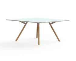 Bridge vergadertafel vierkant 140 x 140 cm met afgeronde hoeken, houten poten Ø50 mm, hoogte 75 cm