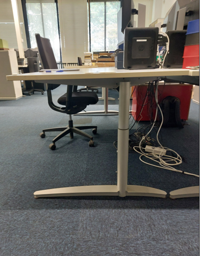 Bureau 180x90cm hoogte instelbaar, frame alu-kleur, blad wit -  gebruikt-2