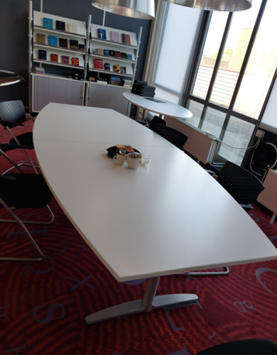 Conferentietafel bootvorm 300x130cm -  gebruikt